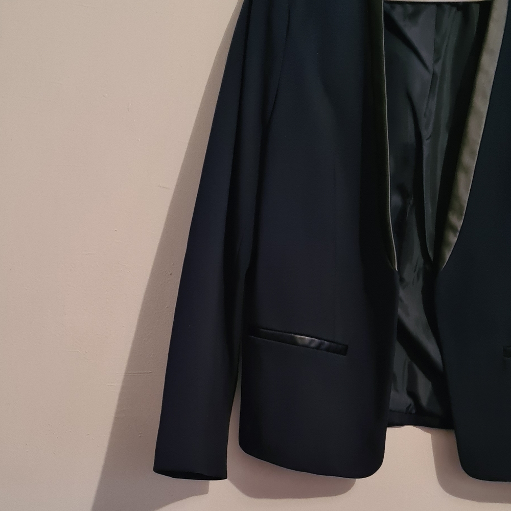 CLOSEOUT Blazer - Picture 5 of 15